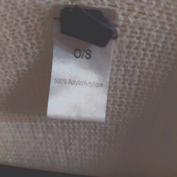 Off white knit shawl - Picture 2 of 2